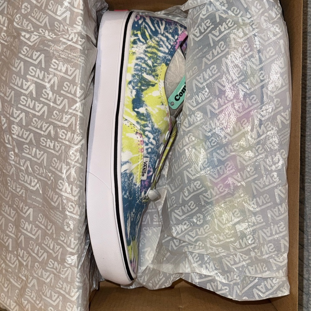 Vans Women's Comfy Cush (Tie-Dye) Discontinued style and color